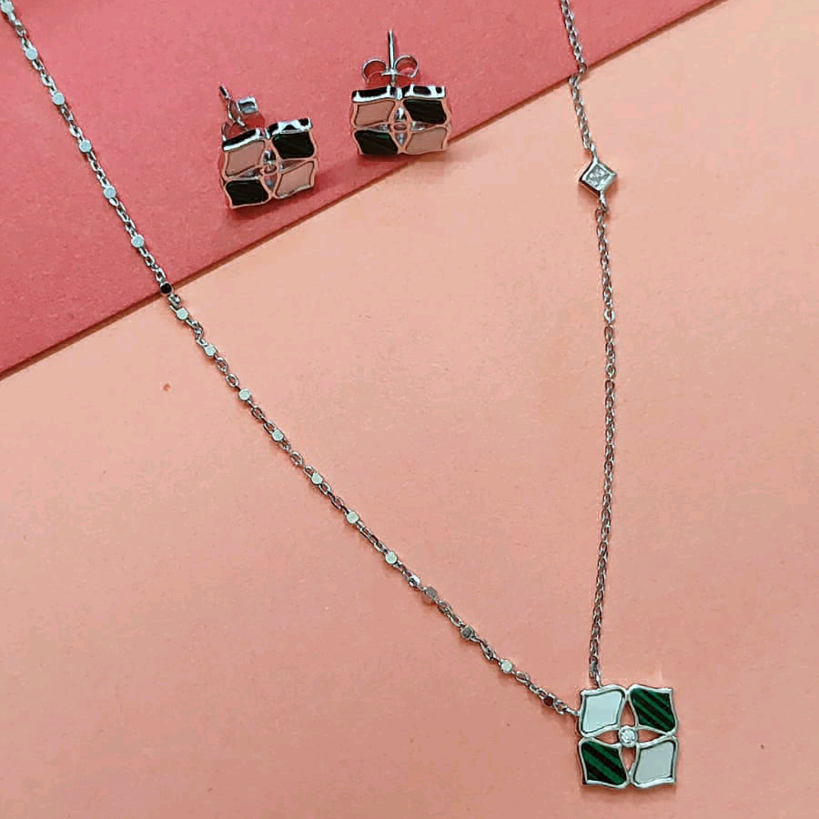 White And Green MOP Pendant Set 